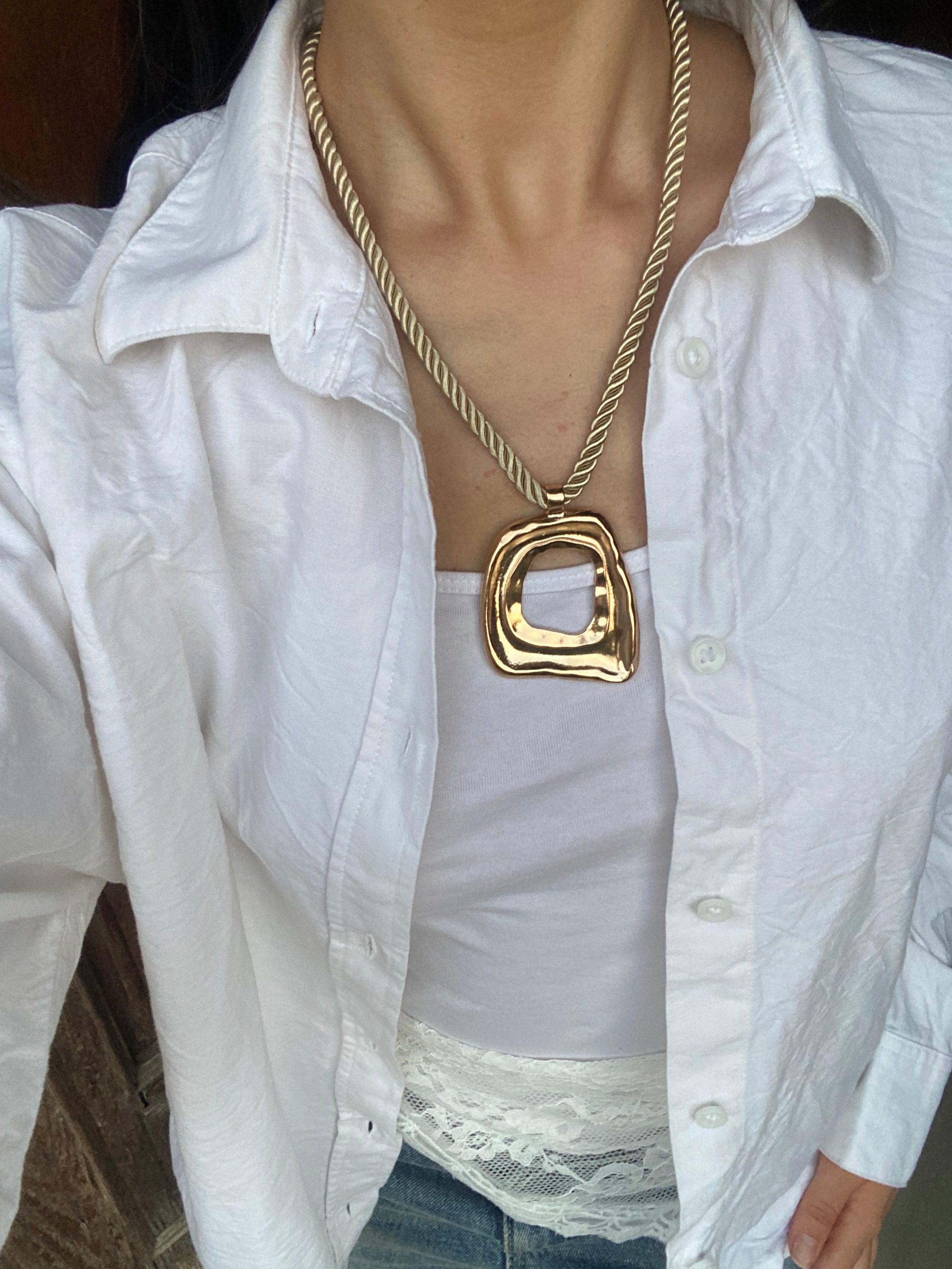 Collier AURA
